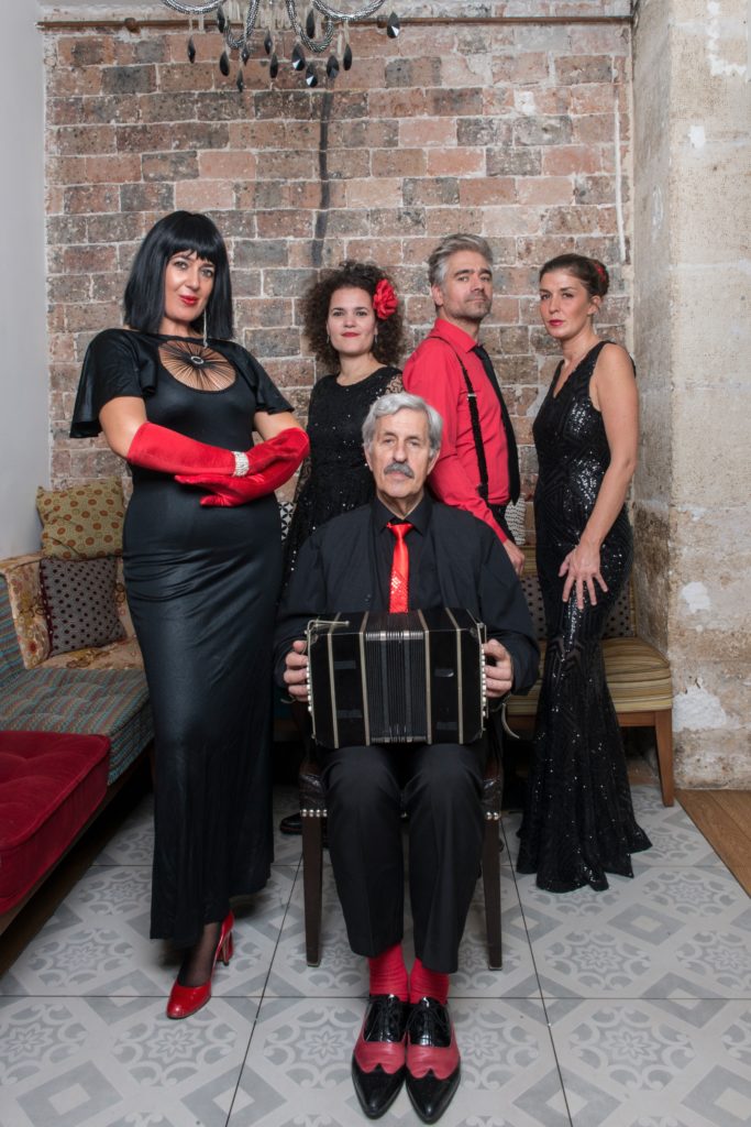 Maria Dolores y amapola Quartet